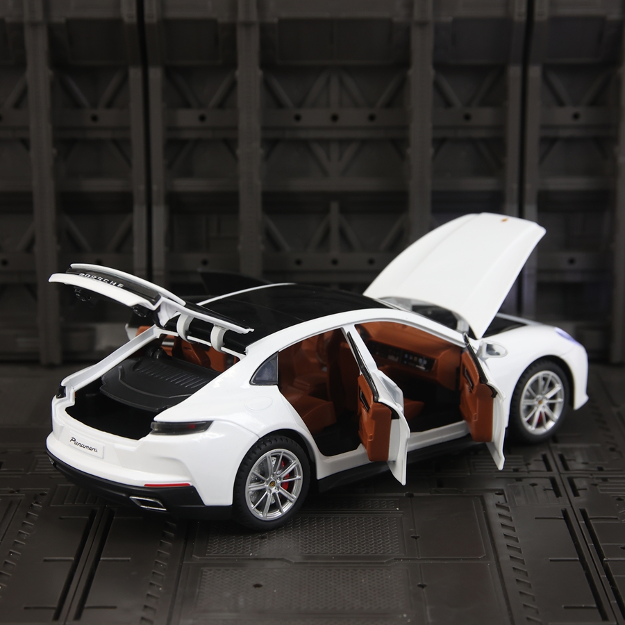 1:24 Simulate Porsche Panamera - Audio Music Car recension och pris